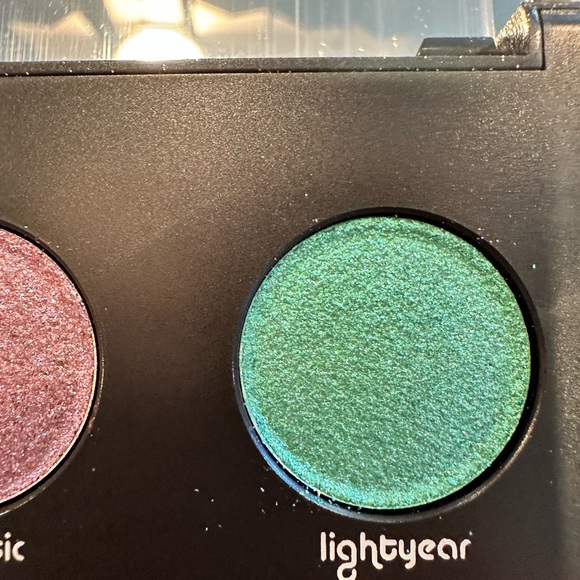 New - Urban Decay moondust palette. - Picture 10 of 11